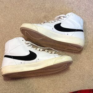 Nike White and Black High-Tops